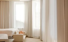 Rose - Hotel Invisible